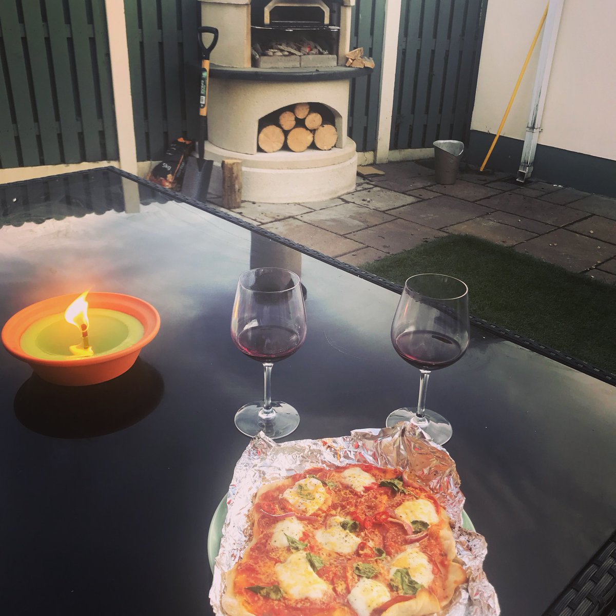 Sarahoneill1234's tweet photo. Thanks @jamieoliver for your pizza dough recipe! #easypizzadough #bankholidaysunshine https://t.co/7OVkMR8jlm