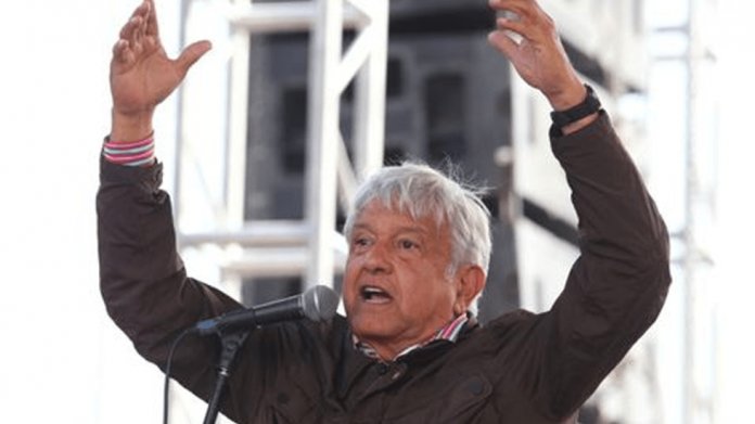 Elmexicanodig's tweet photo. López Obrador asegura que no destinaría la mitad de la inversión pública en el NAICM, pero estaría dispuesto a concesionarlo. https://t.co/XA2vJKdJvU https://t.co/j0YzyNZDXB