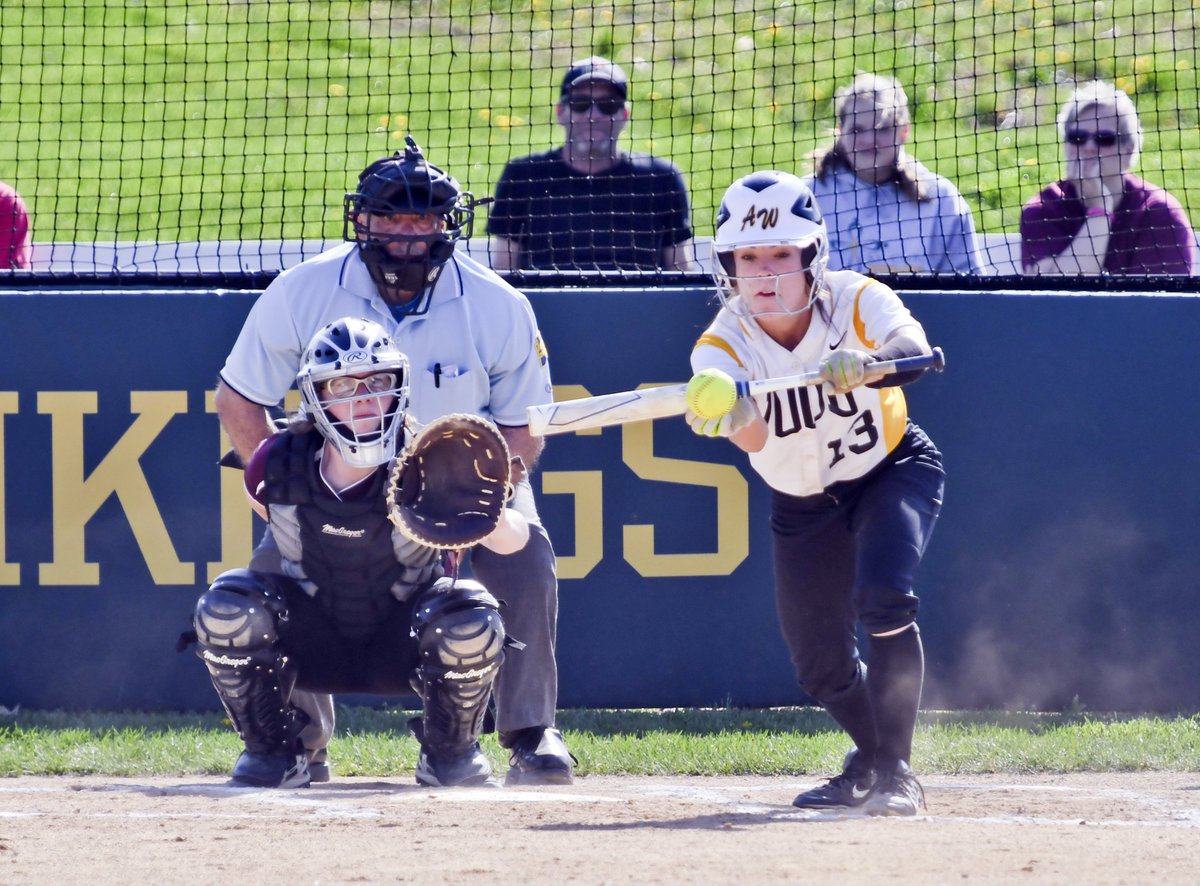 PhSportsDigest's tweet photo. SOFTBALL: Never Give Up - Regardless of Records, Winning Teams Take the Field - See PCL Round-Up by @johnknebels Photos: @knlpix here: https://t.co/DFFqdB55O1 https://t.co/nkasveGclo