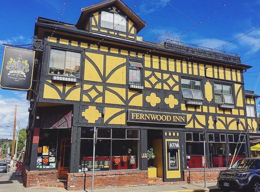 BEAUTY of a day here in sunny Fernwood 😎 #yyj #yyjfood #yyjfoodie #yyjevents #yyjdrinks #yyjeats