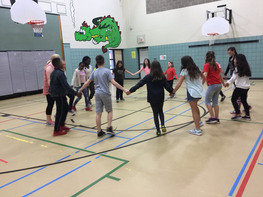Ms_NMontes's tweet photo. Canβt wait to share our folk dance songs with our community!! #lotsofhardwork #funwithdance https://t.co/B71ovClKf0