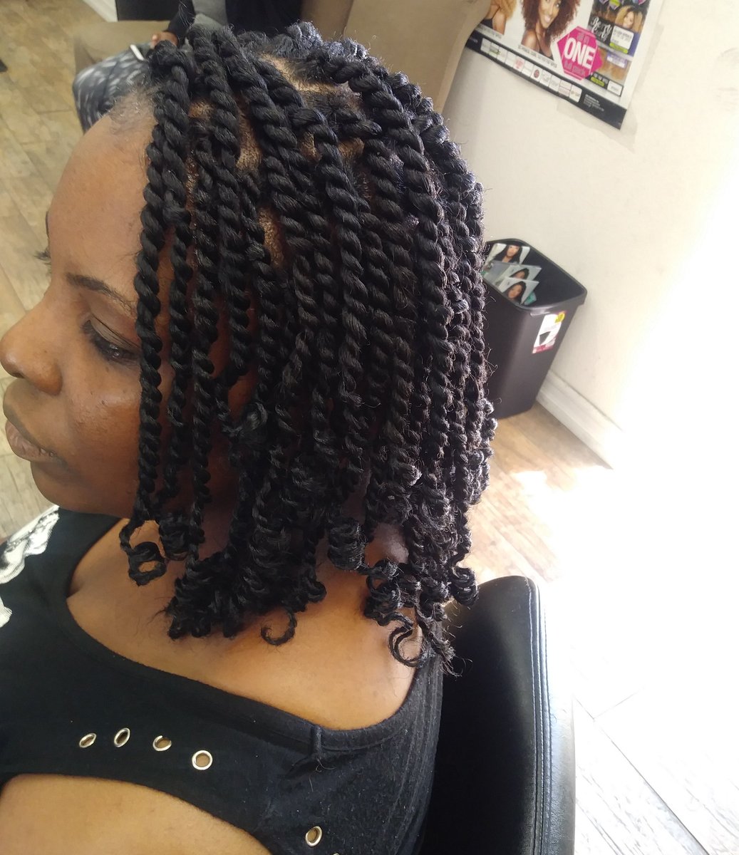 TheNewYou2005's tweet photo. Beautiful❤❤ Two-Strand Twists by hand 😍 #cute
#shoulderlength #individuals
"The New You."✂💺 https://t.co/B5k6NgvtBf