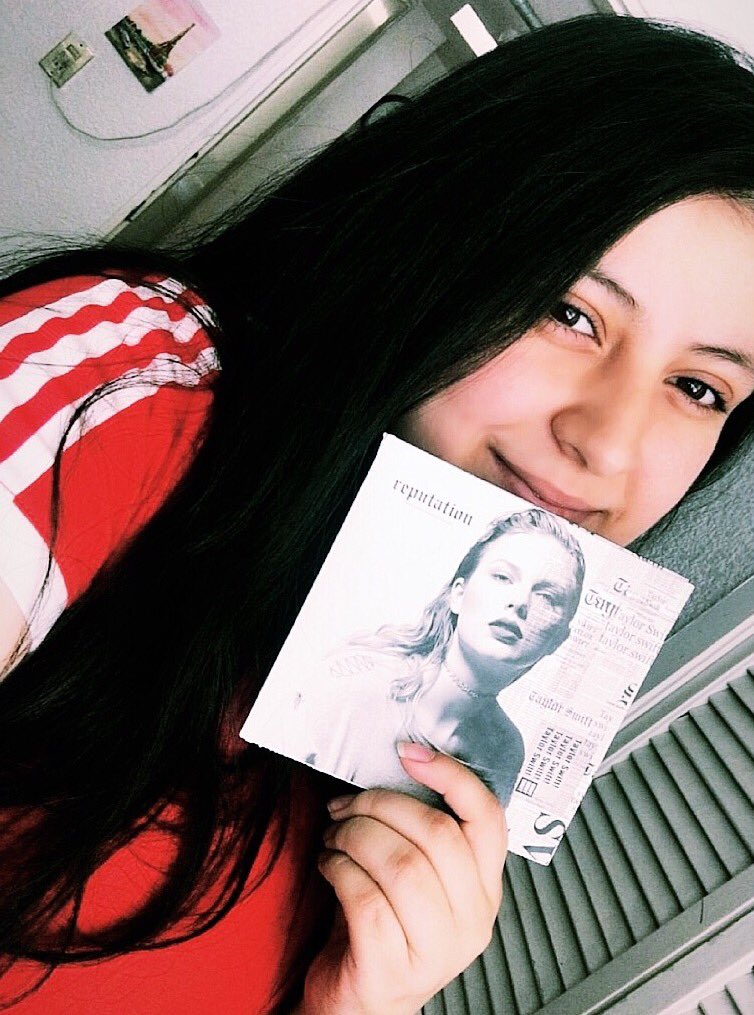 mymidnights89's tweet image. I&apos;VE WAITED 9 YEARS FOR THIS!!! CANT BELIEVE I&apos;M GOING TO SEE TAYLOR FOR THE VERY FIRST TIME❤️@taylorswift13 @taylornation13 #LatinSwiftiesOnRepTour #LatinSwiftieOfTheday #reputationStadiumTour