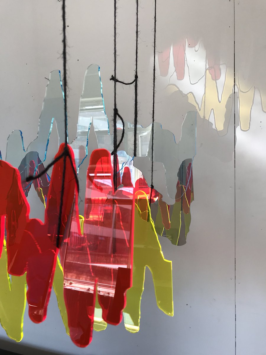 tereortoleva's tweet image. Thanks for the sunshine! Exploring the full potential of new work in the studio. Working towards June 19 #soloshow #mariateresaortoleva #spatialdrawing #installation