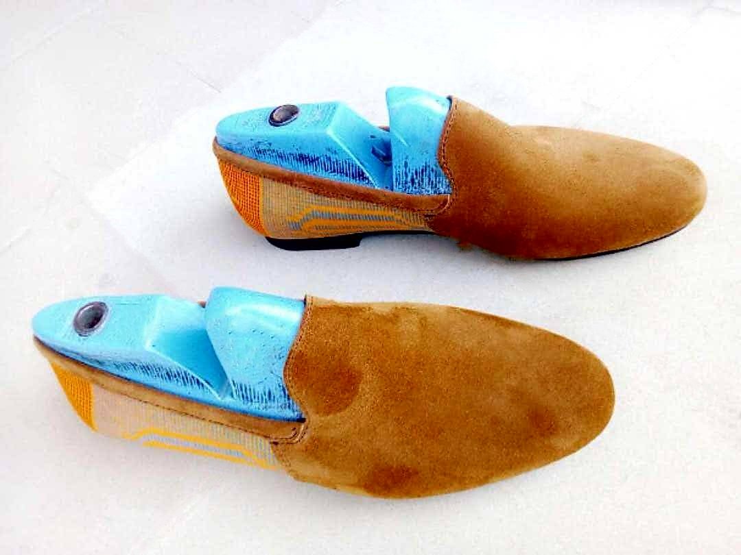 macss1's tweet photo. Consommons local avec @shoes_artisan #Madeinsenegal  #Galsencreative 
#Shoe #kebetu
#handmade
#menstyle https://t.co/tzEdFJgu8C