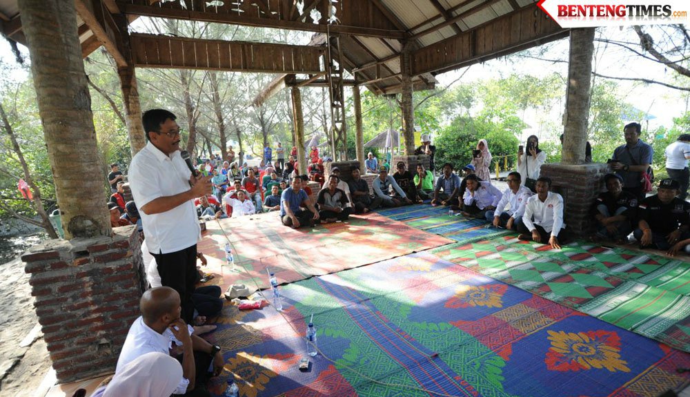 gembalajuang's tweet photo. Djarot sebut nelayan harus diasuransikan, dan diberi Kartu Sumut Keluarga Sejahtera

#KartuSumutKeluargaSejahtea
#KamiDjarotSihar 
#DjarotSihar2
#SemuaUrusanMudahTransparan
#SumutPilih2Djoss
#DebatPilgubSumut
PDI_Perjuangan BPPemiluPDIP kominfopdip bppem… https://t.co/Vvl5ApGAN0