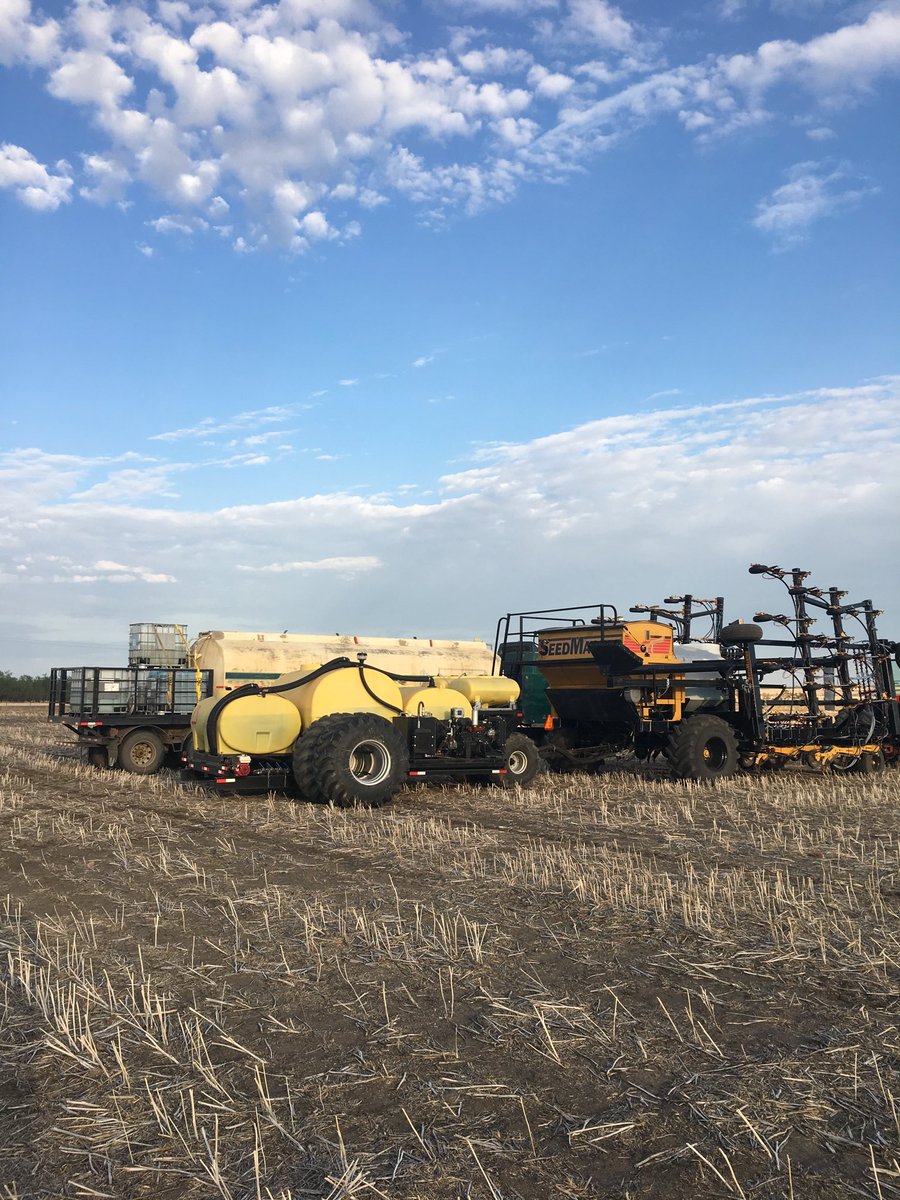 CavalierMartin's tweet image. First load of the custom season. Five products VR. Three macros two micros,  #seedmaster   #iCART #iFARM.