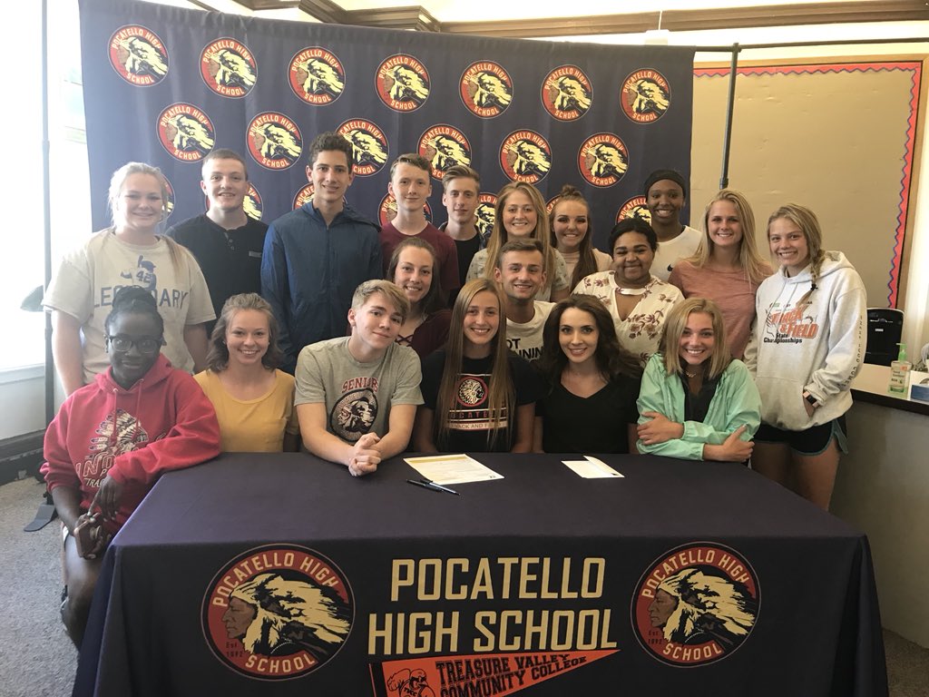 AllyWhitmer's tweet photo. Thankful for this opportunity and my family, coaches, and friends who have gotten me here! Go Chuks!💙🧡 https://t.co/hTAktqUEHn