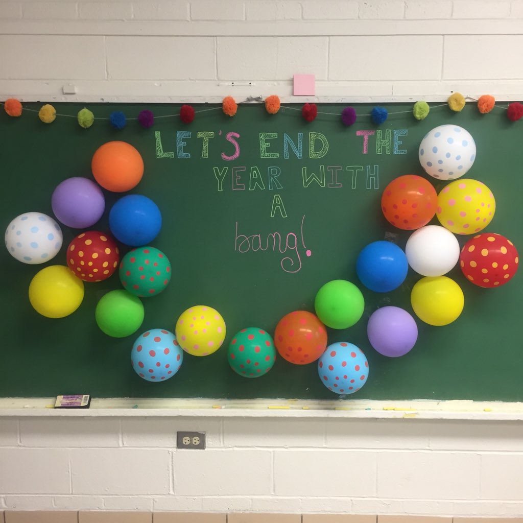 FabulouslYi4th's tweet photo. Ending the year with a VIP countdown! Each day, we pop a balloon and celebrate the student whose name is inside by giving them the VIP treatment - special desk, kind words, supplies and seats. #sd161 #westernave @western161 #eoy https://t.co/xNKoU2IfBT
