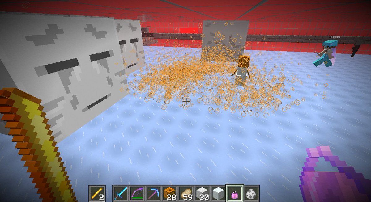 MaizumaGames's tweet image. Just found out that Iron Golems, Snow Golems &amp;amp; Johnnies don&apos;t attack Ghasts! Ghasts also won&apos;t attack them.

#BugOrFeature ?