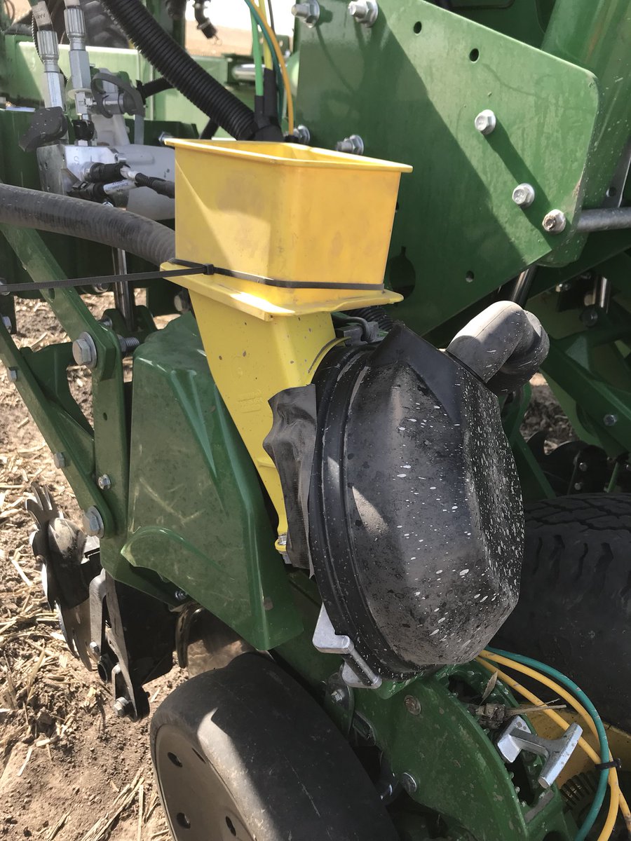 cattleNcrops83's tweet photo. Since @JohnDeere doesn’t make hopper extensions for the 1775NT we are using old ones with gorilla tape and zip ties. #improvise #plotseason18 https://t.co/NOhjjg6wQN