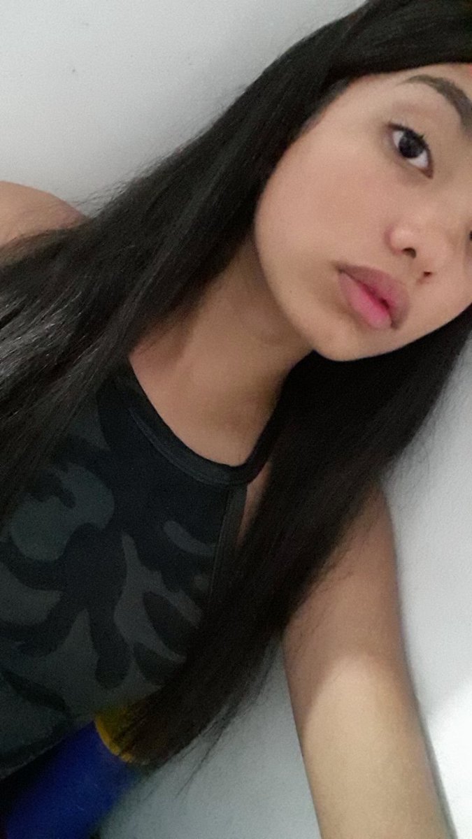 Lola_Hoshi's tweet photo. Esta sou eu. Postei essas fotos porque me senti bem nelas, e lembre-se, vocês são perfeitos do seu jeitinho. Não liguem para opiniões alheias seus doidões :v
#AutoEstimaPraCimaArmy https://t.co/M4GFDsjbR4