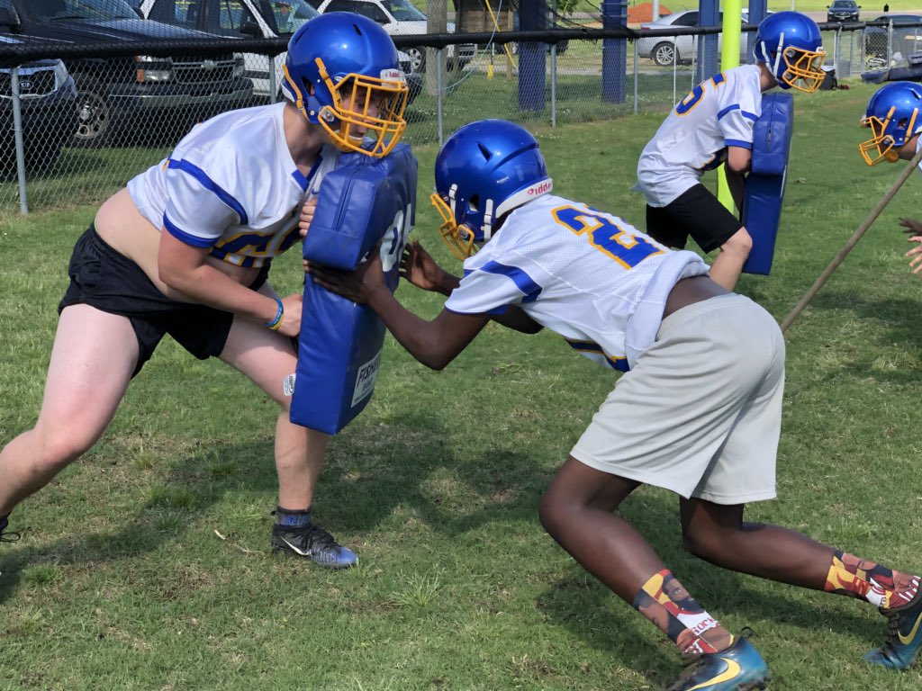 CAFootBall2018's tweet photo. Day 1 in the books! #CACougars #SpringBall2018 https://t.co/RjyaLafU0g