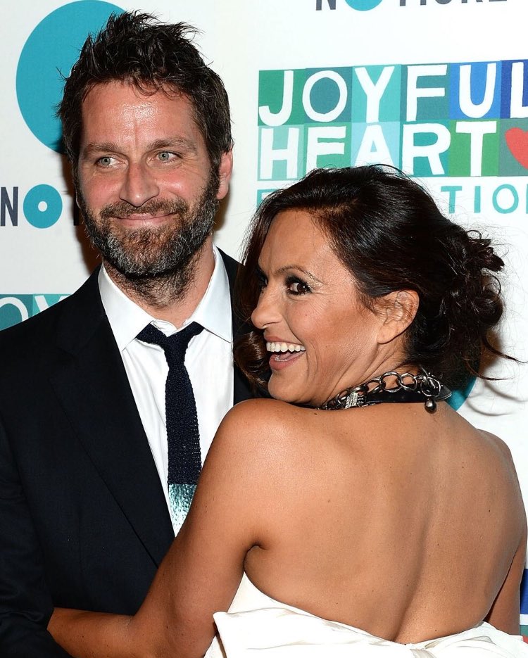 MariskaMission's tweet photo. #Throwback to #JoyfulHeartGala in 2013. #PowerCouple #ThatDress #ThatTan @Mariska @PeterHermann https://t.co/XN6zOANVpk