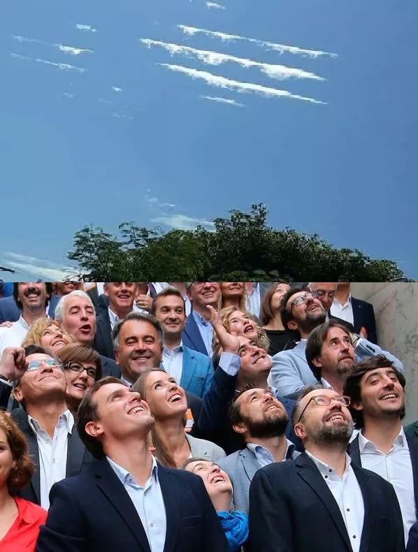 Aquí estàn, mirando a...