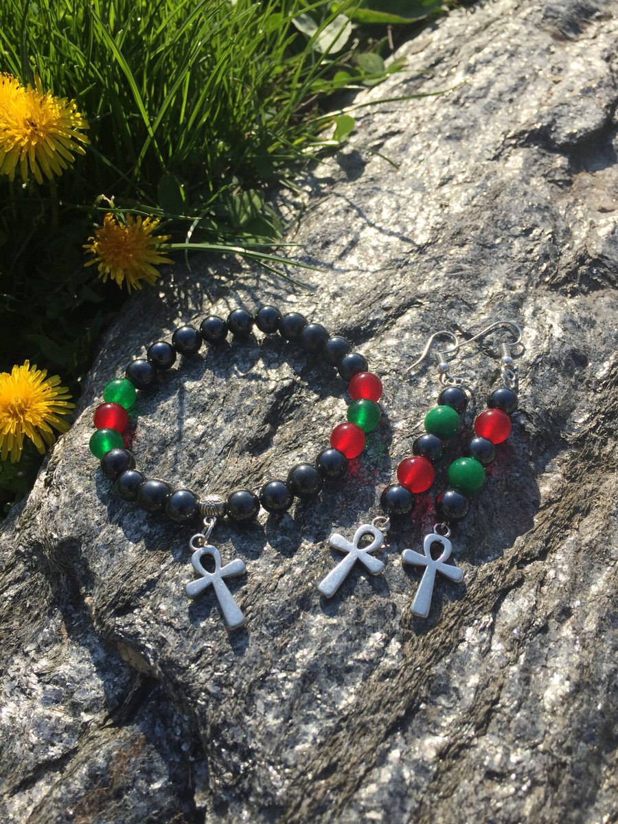 Hematite in #Spring 🌷☀️🛍 Show us some love ❤️ at BaiDesignCreations.etsy.com #braceletsoftheday #braceletstore #braceletstyle #hematite #hematitebeads #hematitebracelet #hematitebracelets #blacklove🖤 #lovemybracelets #supportlocalbusiness #etsylove #etsyhandmade #etsytoppicks