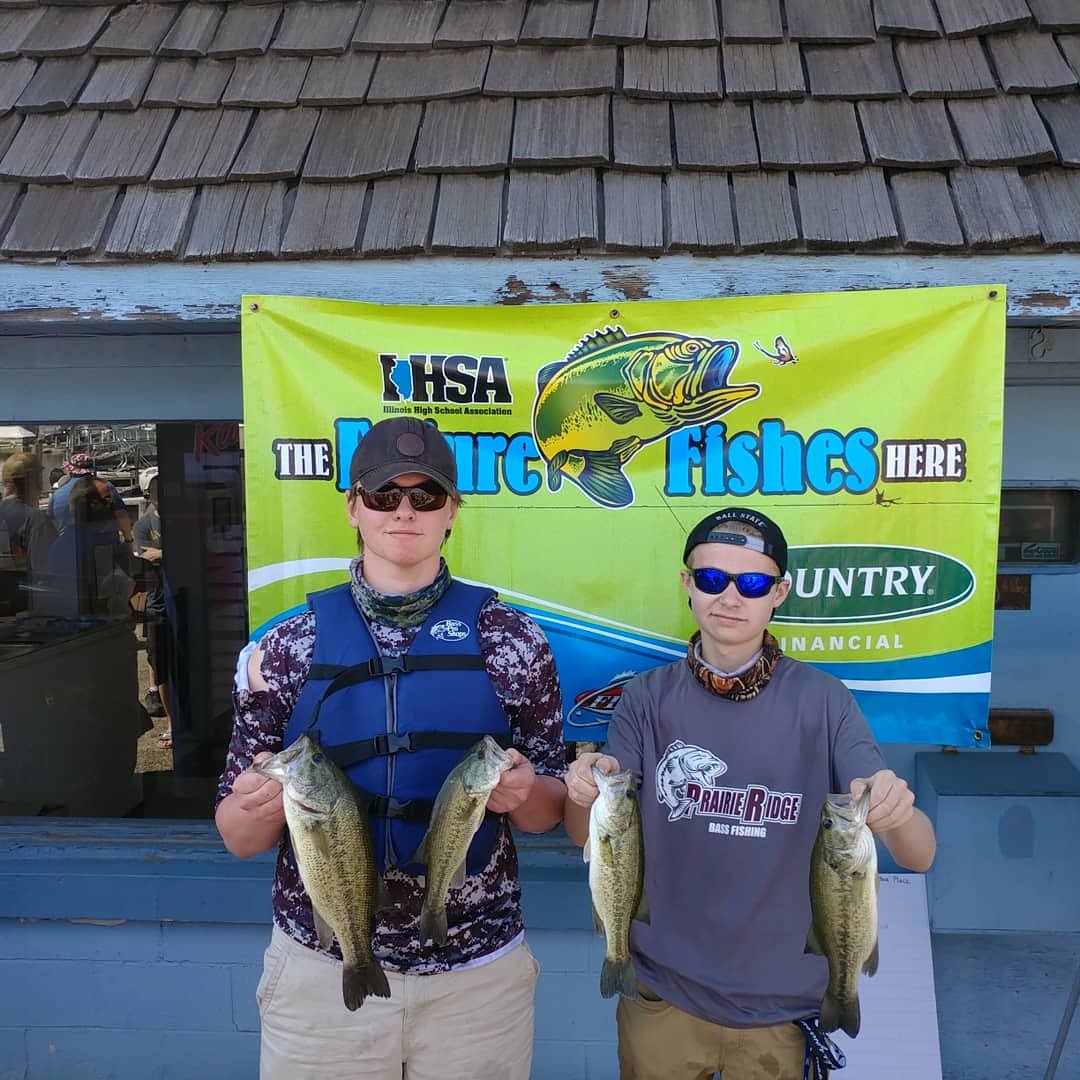 JPbirdman's tweet photo. Great day to be on the water for #PRBFT took 5th overall at ihsa sectional with a 5.35lb bag. Thx to @PrhsBoosters for making this day happen! #PRexperience https://t.co/kVPYWbx69Y