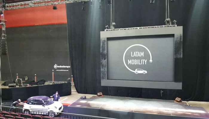 LataMobility's tweet photo. Ya llegó #LataMobilitySummit2018 a Ciudad de #México. 

Preparando todo para el súper evento, todo un día de dedicado a la #MovilidadSostenible desde las 8:30AM a 6:00PM. 
¡Te esperamos mañana en el Frontón México! https://t.co/jrpHlx7bRe