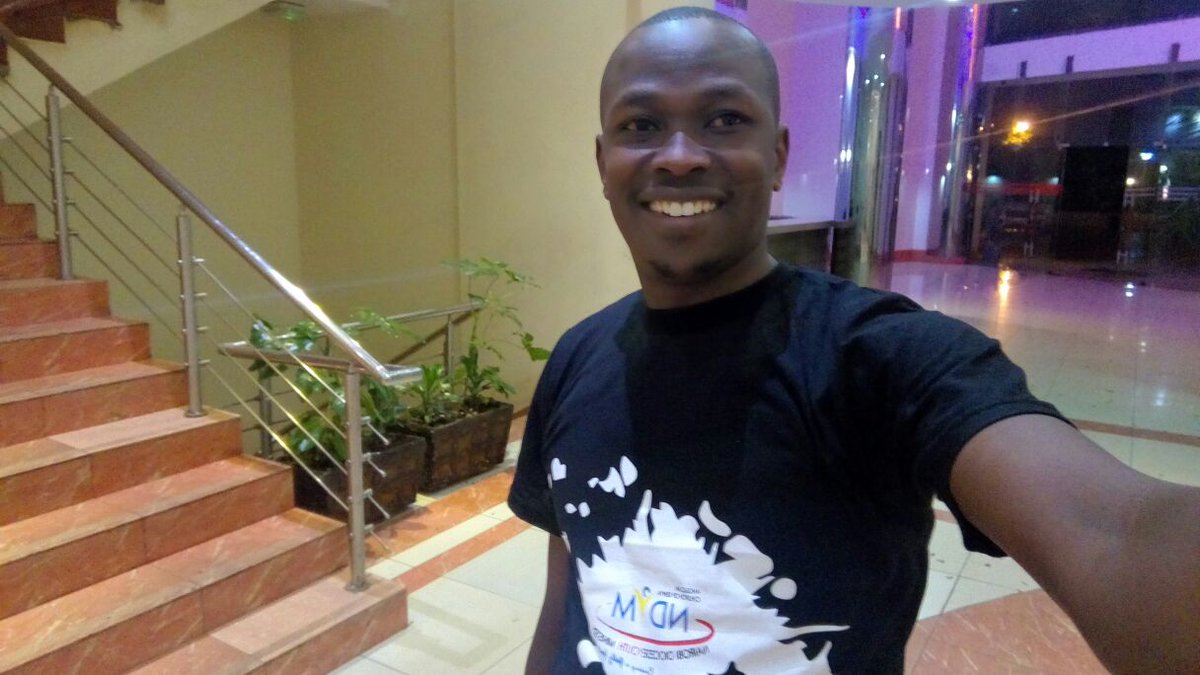 michaelkuria31's tweet photo. #Ndym T-shirt doing me just fine. Grab yours for only Ksh 500/= https://t.co/ZamAaSqISu