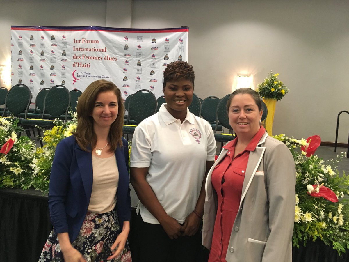 UMQuebec's tweet photo. Des discussions enrichissantes pour @maude_laberge et @VickiMayHamm avec des élues haïtiennes lors du Forum des femmes élues d’#Haïti dont Rosemila Petit-Frère, présidente de la #FENAFEMH, et la ministre @EunideI #UMQ #FCM #PCM2 #desfemmecommevous https://t.co/m0mMZbGuen