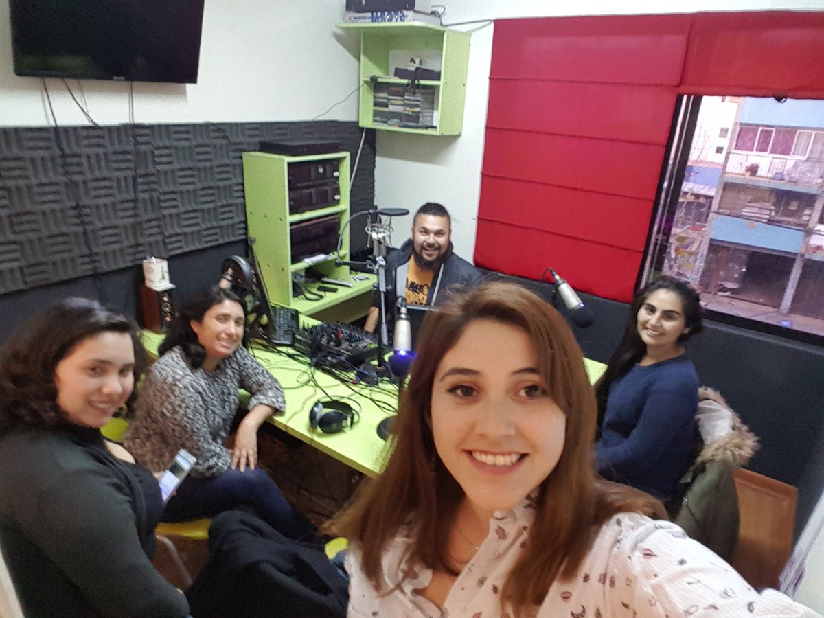 Naty_campusano's tweet photo. 📻En estos momentos con los amigas y amigos de @RitoqueFM 107.9, en el programa #muerdetelalengua ✊💪🙋🙅
Contingencia nacional y local
#programafeminista https://t.co/OvFVgZiOOF