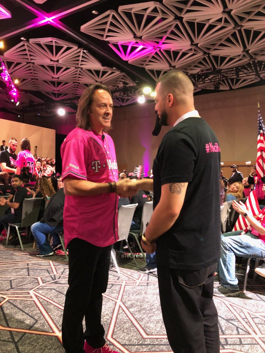 SergeSandoval24's tweet photo. Great moment in my career being acknowledged by my CEO in front of my peers for my military service. #servingthosethatserved
#mobilizeformilitary
#t-mobilesupportsthetroops @JohnLegere https://t.co/vBYsSipXdv