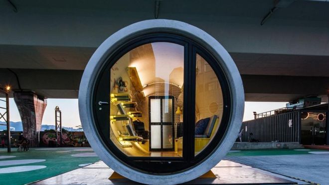 ModusVivendiVe's tweet photo. James Law, el ingenioso arquitecto que hace casas dentro de grandes tubos de concreto https://t.co/nAi5GVgVFD https://t.co/z6uPosJkYX