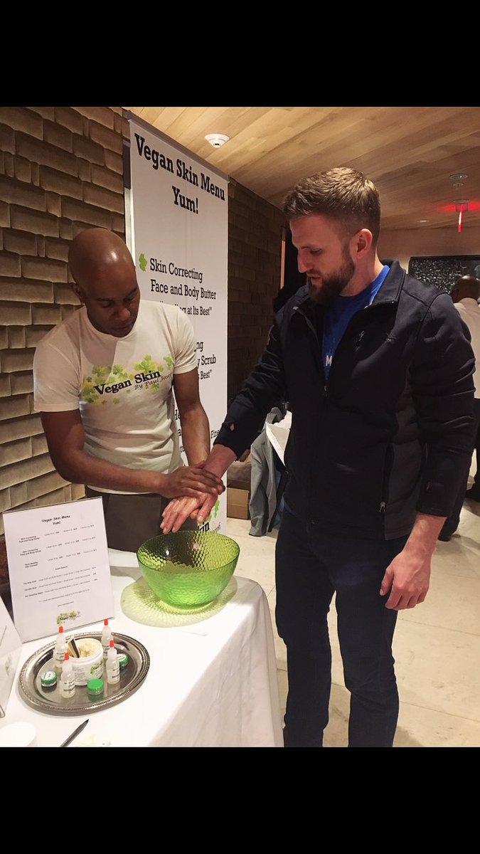 We’re only TWO DAYS AWAY from #TheCreativMarket! Don’t miss your chance to shop dope goods for #MothersDay! @veganskinbypauljoseph will be onsite w/ skincare demos + @tetesbutterco will have the perfect product to get your boo’s beard RIGHT! Tix: TheCreativMarket.Eventbrite.com