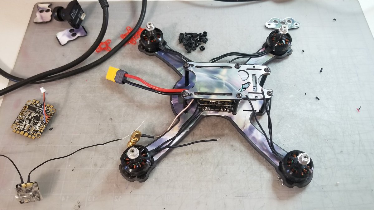 FOESAD5150's tweet photo. #stikitskins on @SpaceOneFPV #custom #kwad #frame #fashion #fly in #style #swipe #thefleet #detail #formula220x #aurora #galaxy #fpv #los #buildflycrashrepeat #sikystatus #DetritusProd #1620 https://t.co/JA4loYtVvs