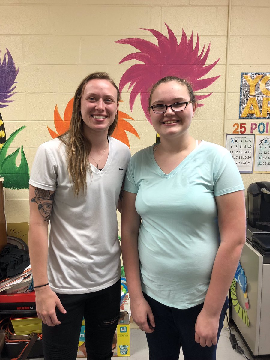 Who made a special delivery today??? It's @DCBE very own <a href="/Rachel_Bell_3/">Rachel Bell</a> hand-delivering <a href="/VandyWBB/">Vanderbilt WBB</a> gear to CMS for our Spring Fling Silent Auction this Friday!! Several tshirts-one even signed by Rachel-and Vandy warm-up gear! Up for grabs Friday night!!