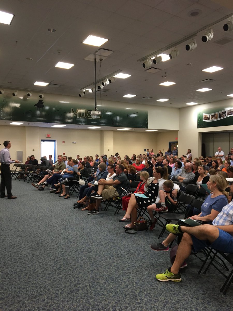 WISRocks's tweet photo. 4th Grade Parent Orientation! We have a full house! This is one of our favorite nights!! Welcome! #RocksAchieve https://t.co/E9o7ZJtHSH