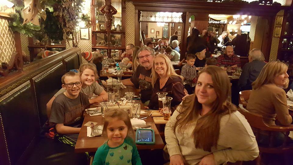 dianarowe's tweet photo. One of our favorite #multigenerationalfamily #vacations - visiting Colorado Springs AND staying at The broadmoor. My grandchildren 💕@TheBroadmoor #hotel#familyfriendly @Colorado @VisitCOS https://t.co/7WK96MWgB4 https://t.co/CQ15mWj6GX