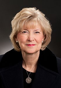 CDL_Women's tweet photo. Congratulations to @CDLawyers member Patricia Armstrong QC, Lindsay LLP on receiving the Lee Samis Award of Excellence @lindsayllp https://t.co/57hZLv1ktX @samislaw @LeeSamis #Rainmaker #MembershipMatters #strongwomen #LawyerYouShouldKnow https://t.co/7koar2By0Y