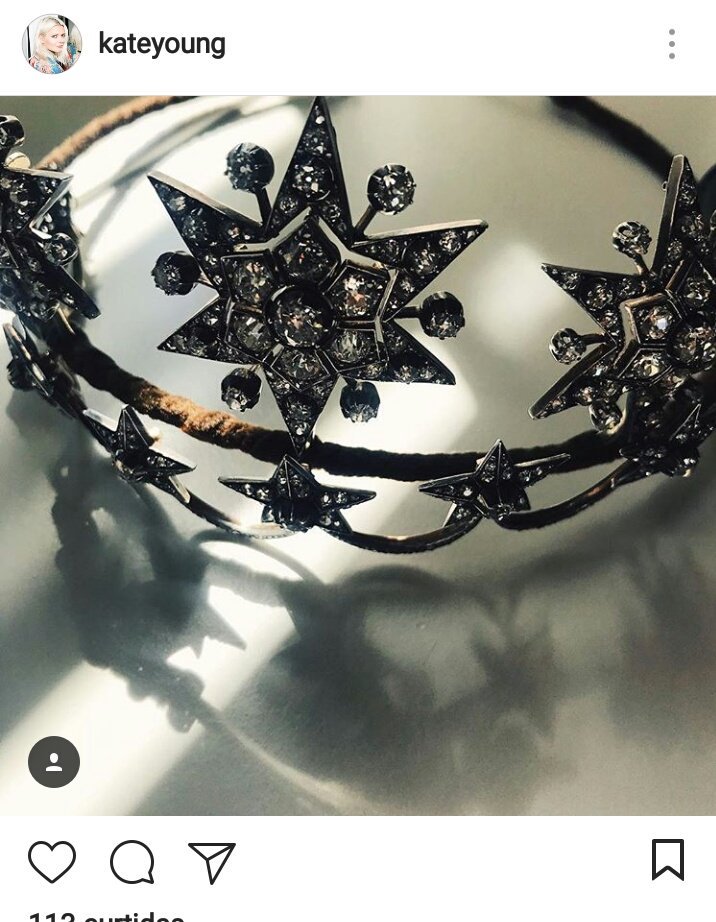 PerfectisRise's tweet photo. #MetGala já estou até imaginando Selena com a coroa de diamante,brinco, pequenos diamantes no vestido e aaaaaaaaaiiii mds
SELENAAAAAAAAAAA #3DAYSUNTILBACKTOYOU https://t.co/hdqX16wyxF