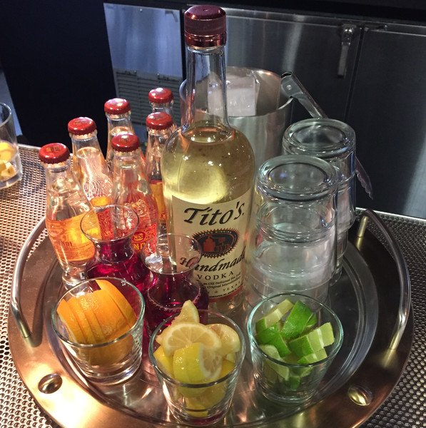 tastefullytitos's tweet photo. https://t.co/h0RBpD0KNn
Heading out for a night out in Chicago? Consider going full on VIP status with bottle service &amp; all the perks that come with! Nothing better than a Tito's vodka bottle heading to your table with sparklers and all 🎇 https://t.co/k6USZ23VcO
