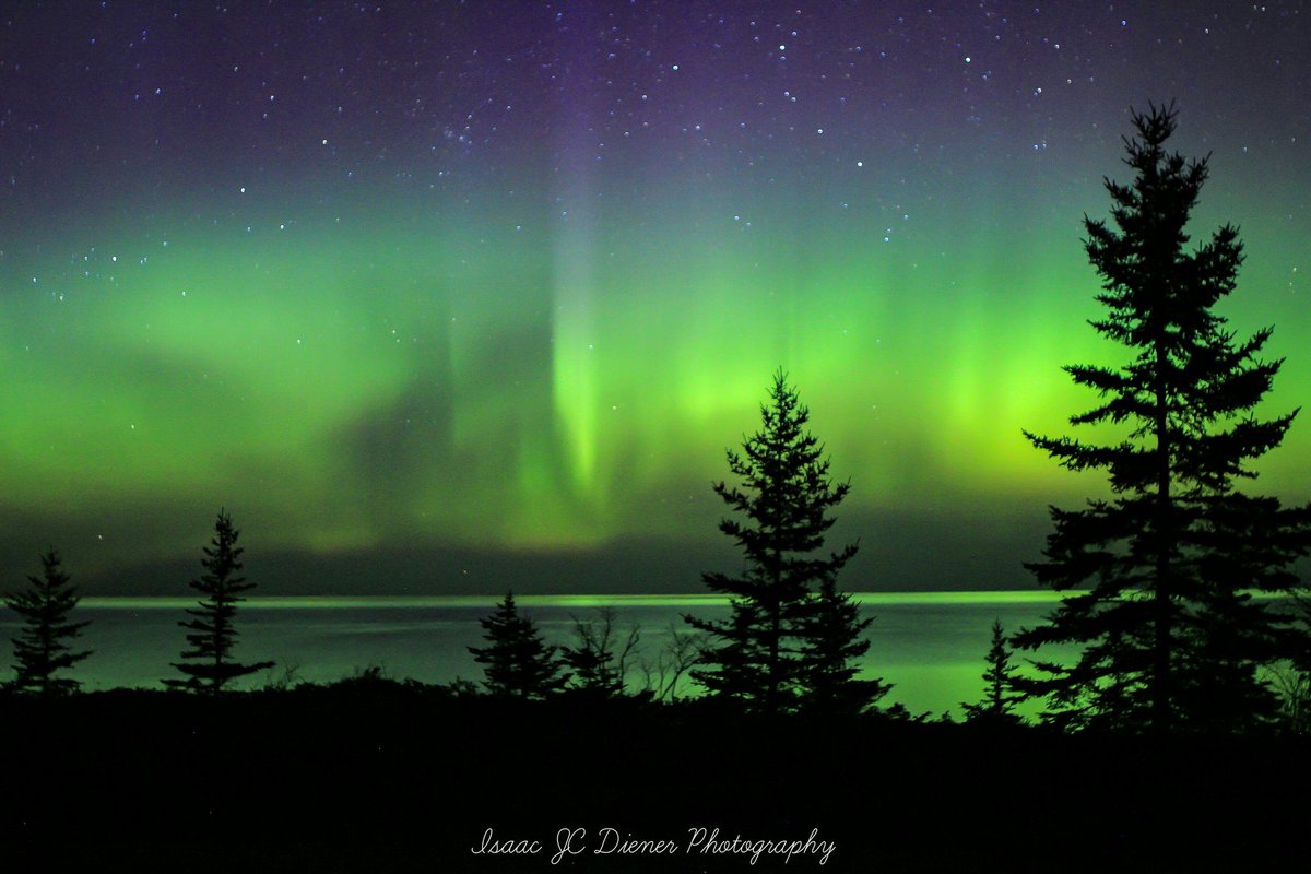Stormhour On Twitter Northern Lights Last Night Over Lake Superior In Copper Harbor Mi Thanks To Isaac Jc Diener Isaac Diener Auroraborealis Stormhour Https T Co Sh6qzmj9wx