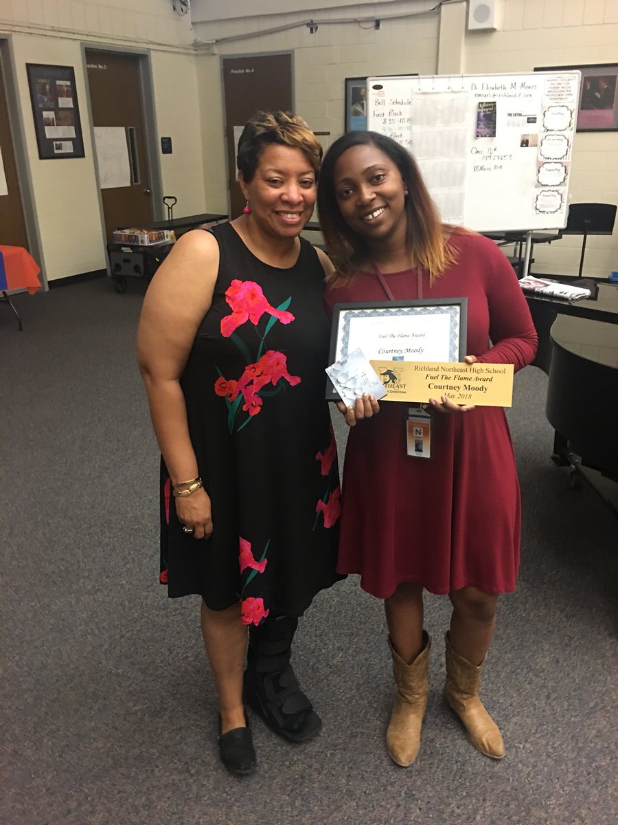 RNECavaliers's tweet photo. Courtney Moody does an awesome job coordinating GEAR-UP, and helps in many other areas at our school. Congrats to our May Fueling the Flame honoree. #NortheastRising @RNE_GEARUP @Sabrina_suber @RichlandTwo https://t.co/3qbiJ2MBLU