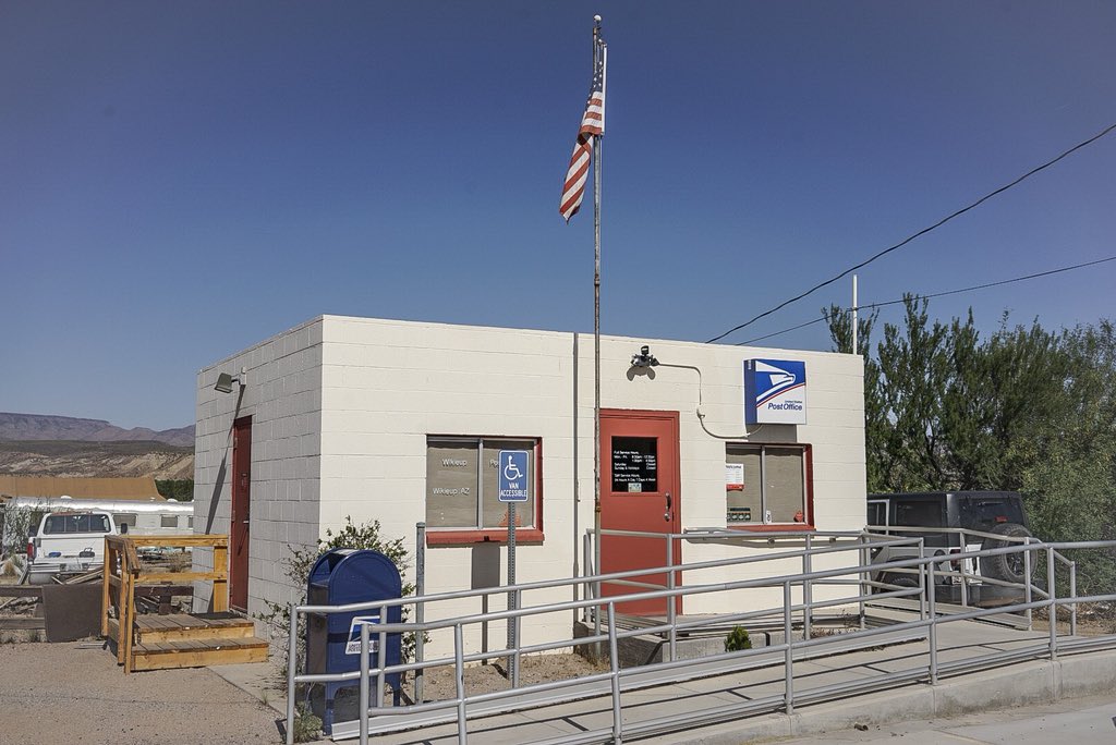 Postal_Lessors's tweet photo. On our way to sunny Las Vegas for our #AusplAnnualConference! We just had to stop for a few photos of this awesome #ruralpostoffice in Wikieup, AZ. What’s more, it’s a leased PO! Check out the view below https://t.co/l6Tgj2EiPl