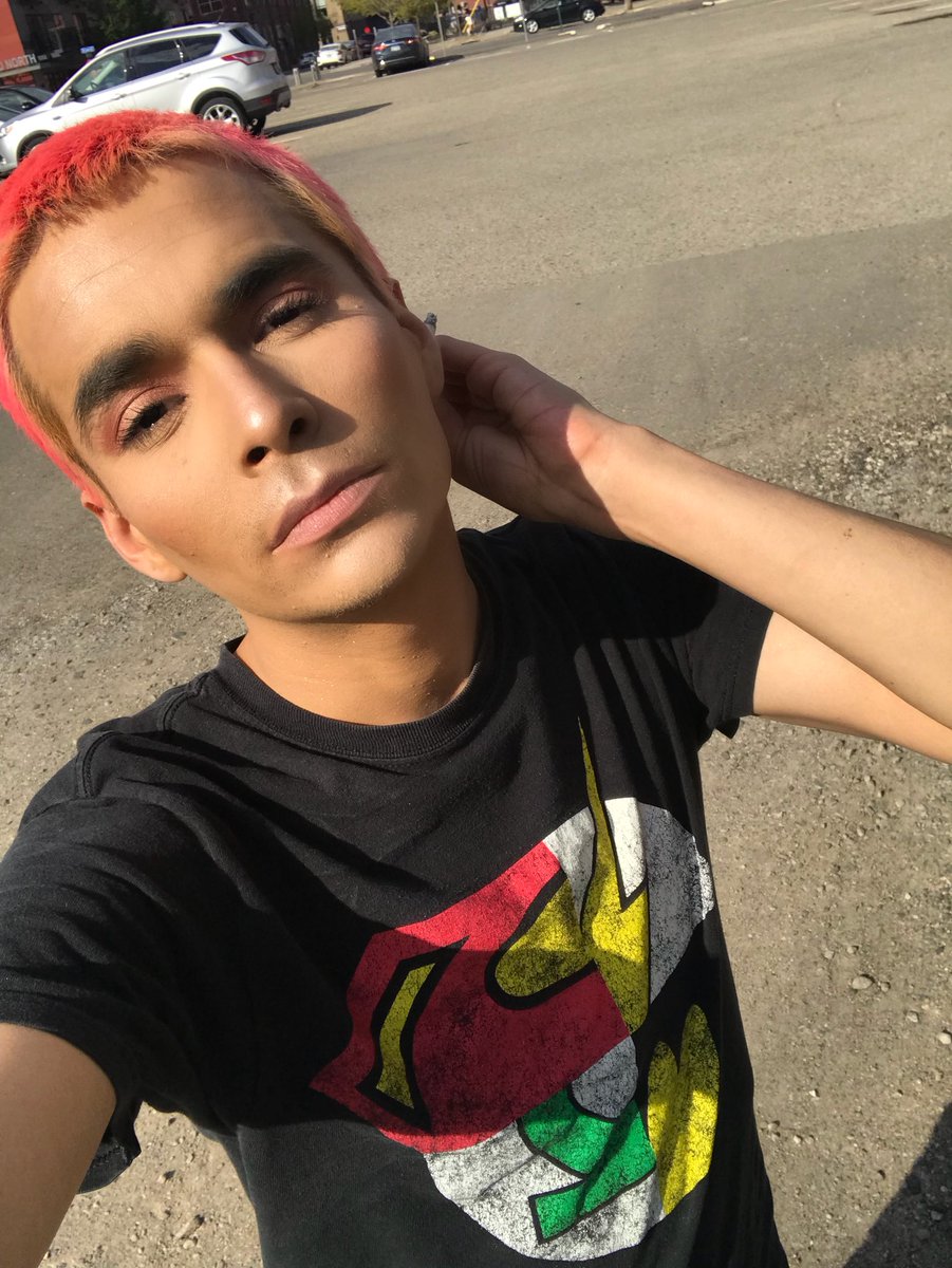 Josh13962266's tweet photo. #makeupartistsworldwide #makeuptutorial #makeupartist #makeupaddict #makeupjunkie #gayboy #blessed #wakeupandmakeup #model #malemodel #antm #guysinmakeup #meninmakeup #boysinmakeup #selflove #blogger #ipsy #boxycharm #mua #malemuas #beauty #photographer #photooftheday #photoshoot https://t.co/Z54kJgm6VZ