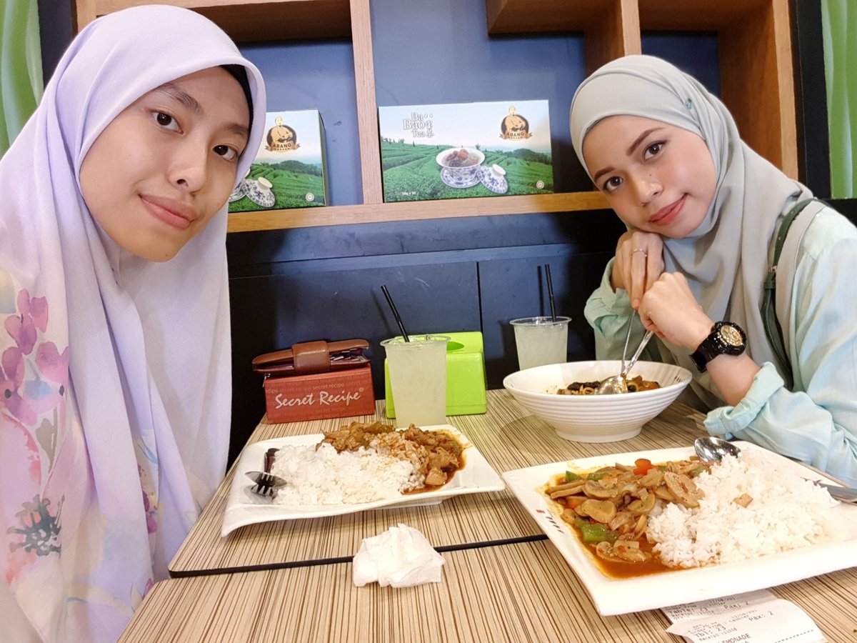 iznidris's tweet photo. akakkk , lapaq Mee Tarik Manjung 😭 @amirahmela
.
#MeeTarikWarisan https://t.co/jGfE7nvGIU