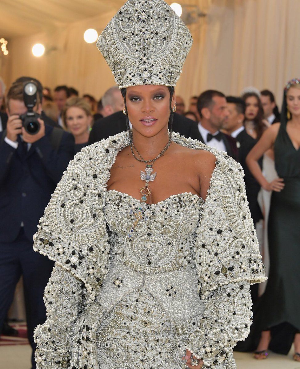 Rihanna Direct tweet media