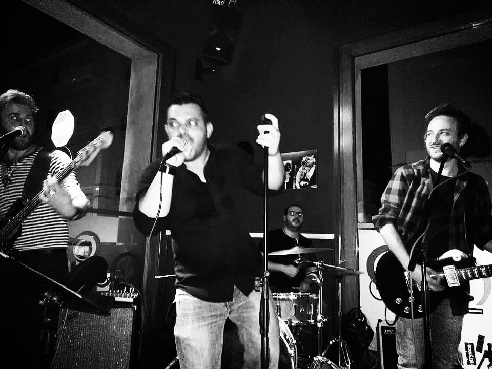 epmoretti's tweet photo. Live @ RetrΓ² - Trapani
@santaclaraband
#epmoretti #singer #santaclaraband #livemusic #party #Concerti #sicilia #retrΓ² #trapani https://t.co/VoKK5l8UPd