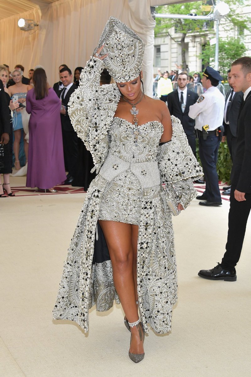 Rihanna Direct tweet media