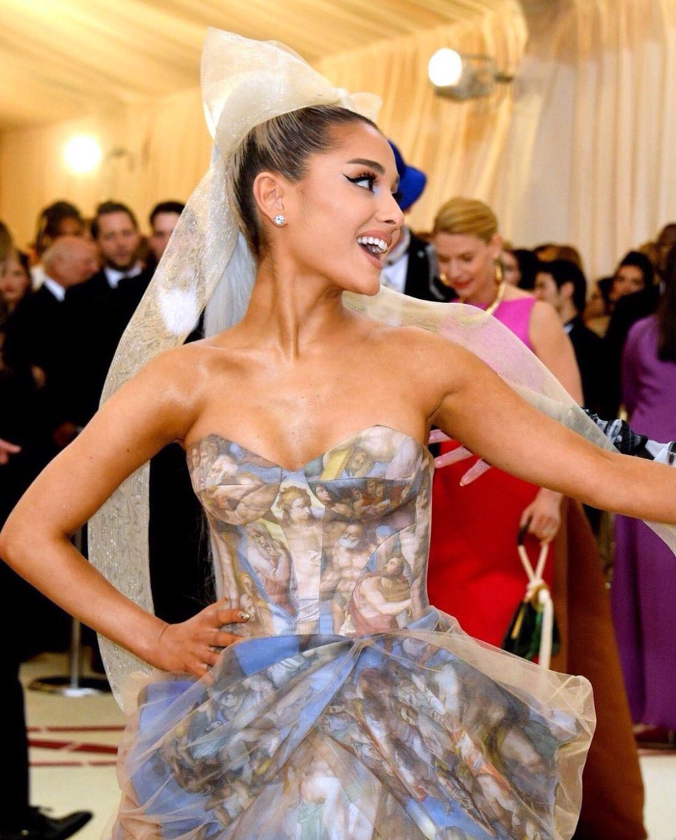 galaticwaves's tweet image. she looks so good wow