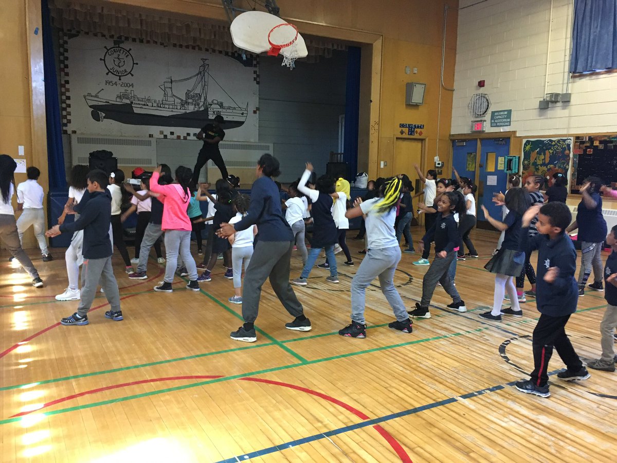 MlleMouland's tweet photo. After 6 months of practising we were rewarded with an awesome class for our @TDSB_Corvette #folkdancers. Thanks to @TrafficKevin from Reggaecise for leading this awesome class!

#reggaecise #fitkids #MotivationMonday

@LC3_TDSB @TDSB_MHWB @ParthiKandavel @seymour3anne https://t.co/UAYos6r1gd