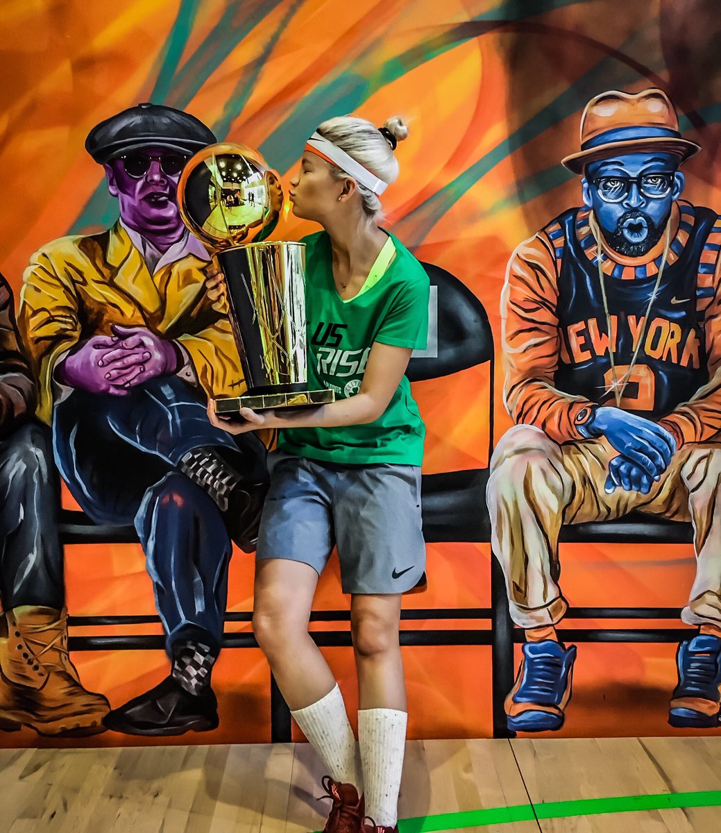 ITS PLAYOFF TIME! @nba #NBAplayoffs repping my team <a href="/celtics/">Boston Celtics</a> #cusrise☘️🏀💪 #cusrise 
Hanging out with my main man Larry over here Larry O’Brien chilling @bleacherreport 
LETS GO CELTICS GOOO!!! ☘️☘️☘️☘️ @musemodelsnyc @thenanimal @kanessat @barry_pr #vickatrillion