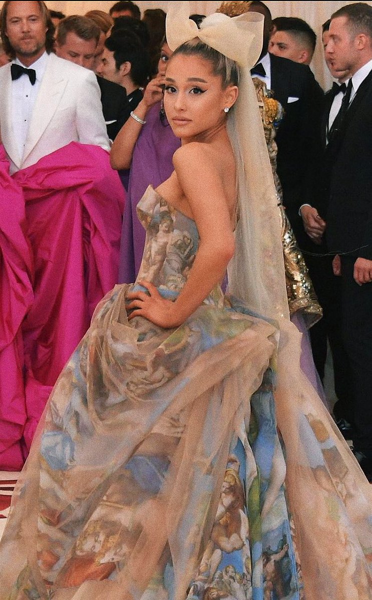 rayejazzclub's tweet photo. a concept of art. #MetGala https://t.co/iNhsuImZoe