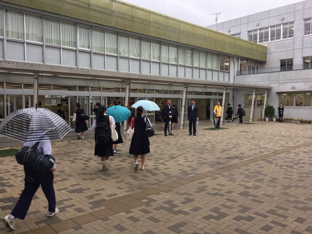 熊谷俊人 千葉県知事 Twitterissa おはようございます 今日は花園中学校に行き 登校中の生徒に挨拶 朗らかな笑顔にこちらが元気を貰った気がします その後 校長等の教員の方々と意見交換し 地域の特徴や連携状況 不登校等の課題を抱える生徒や家庭環境など 熊谷俊人 千葉県知事 Twitterissa おはようございます 今日は花園中学校に行き 登校中の生徒に挨拶 朗らかな笑顔にこちらが元気を貰った気がします その後 校長等の教員の方々と意見交換し 地域の特徴や連携状況 不登校等の課題を抱える生徒や家庭環境など
