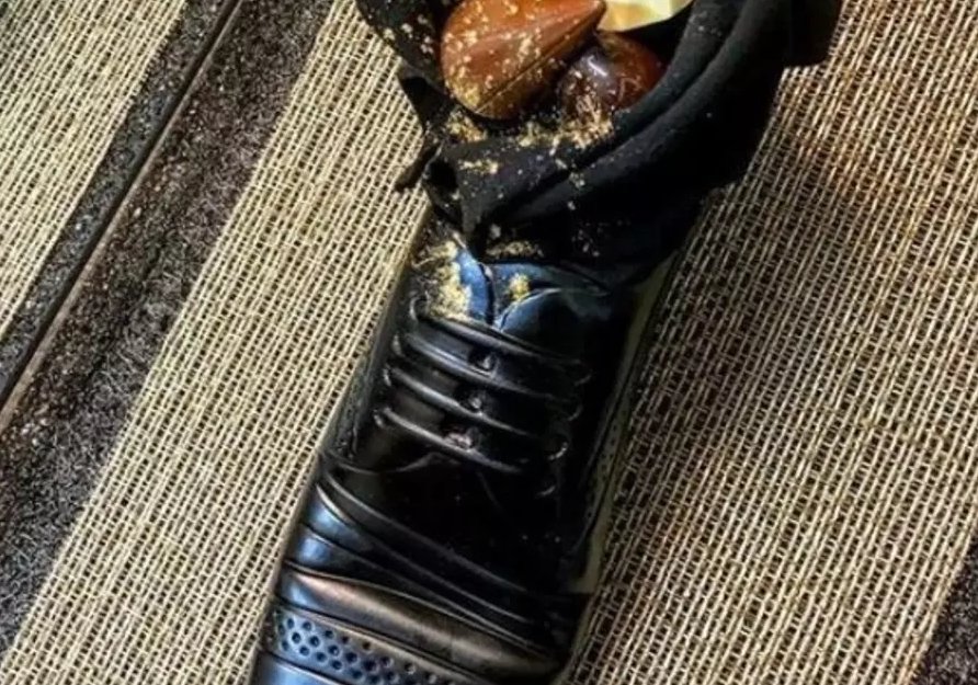 安倍首相がイスラエルのネタニヤフ首相と会食した際に靴の形をした容器に入ったデザートが出された事ではしゃぐパヨク Togetter 安倍首相がイスラエルのネタニヤフ首相と会食した際に靴の形をした容器に入ったデザートが出された事ではしゃぐパヨク Togetter