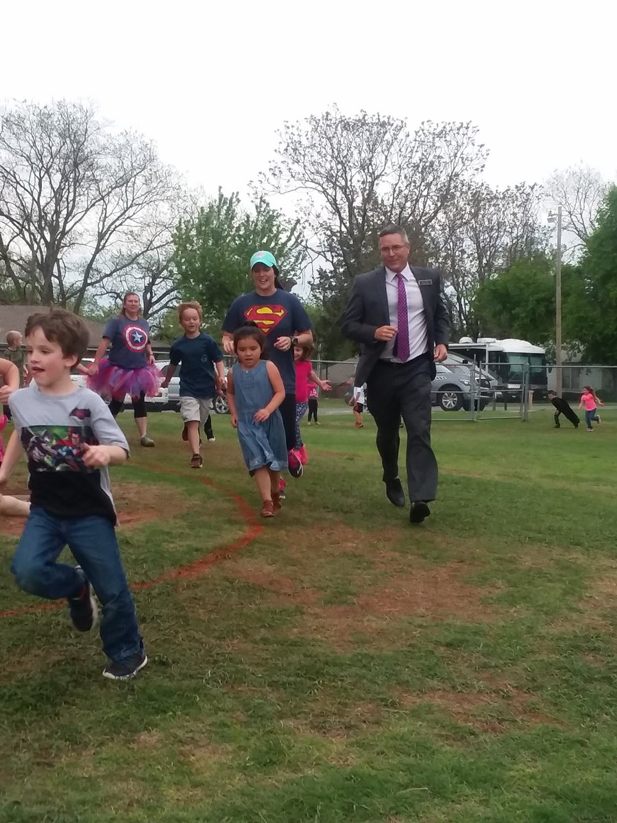 jmyersnps's tweet photo. Running in a suit! #SuitUp for all occasions! #RunAThon on Friday at KID ES! Fun watching the little ones run! #CouldNotKeepUp https://t.co/3TgTQYnUem